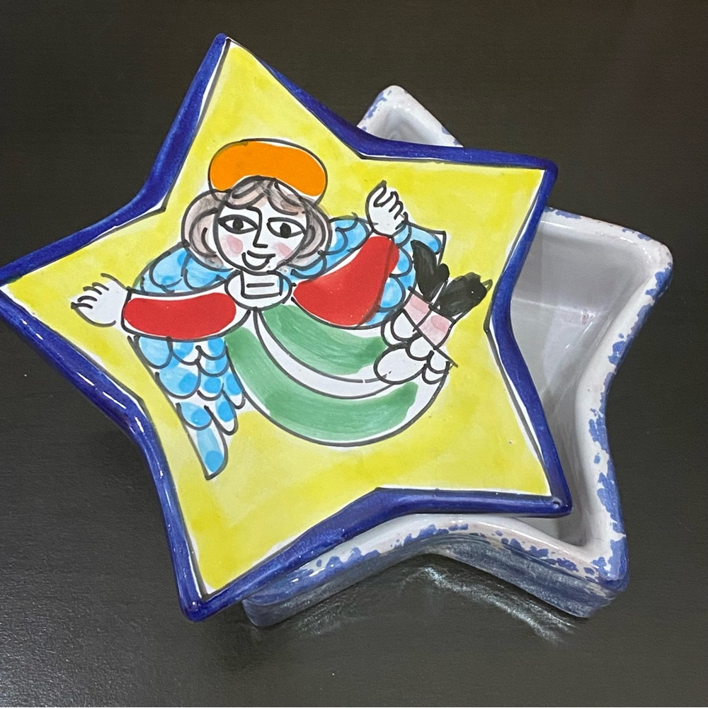 LA MUSA Pottery Hand-painted Happy Angel Star-shaped Lidded Trinket Box Decor
